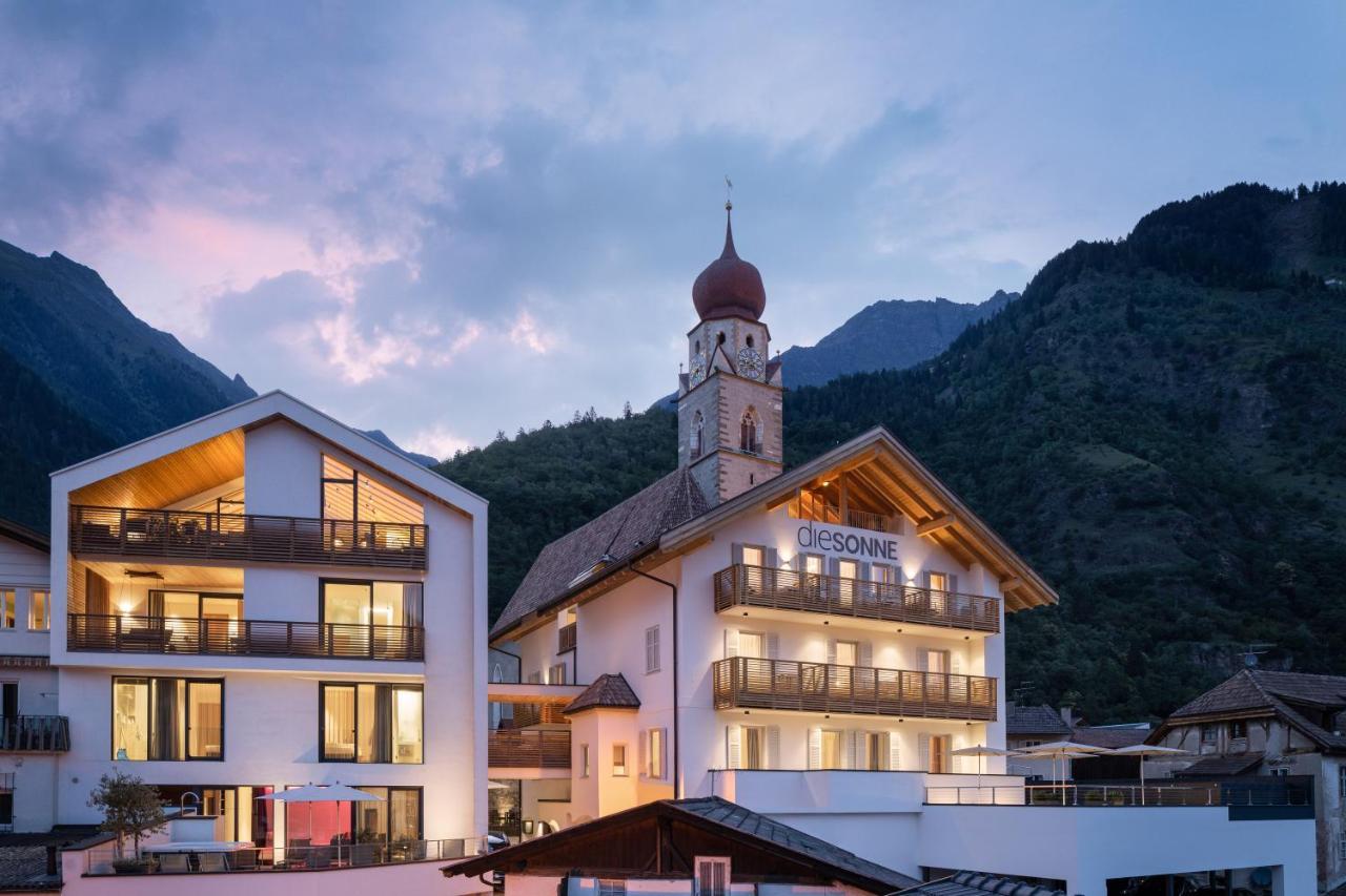 Alpin & Stylehotel Die Sonne Parcines Exterior photo